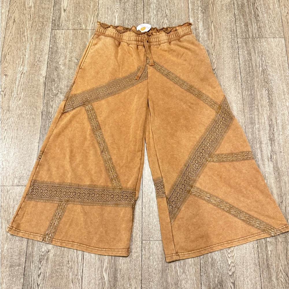 NWT Boutique Oli & Hali Tan Wide Leg Pants